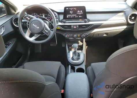 2022 Kia Forte Fe z USA, uszkodzony, nr VIN 3KPF24AD5NE477986